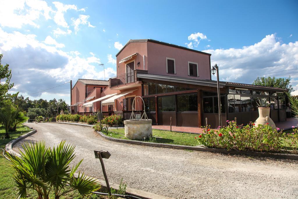 Sicily & Alloggio per agriturismo *
