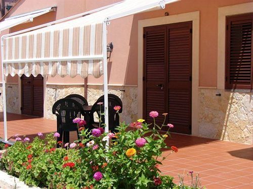 Sicily & Alloggio per agriturismo *